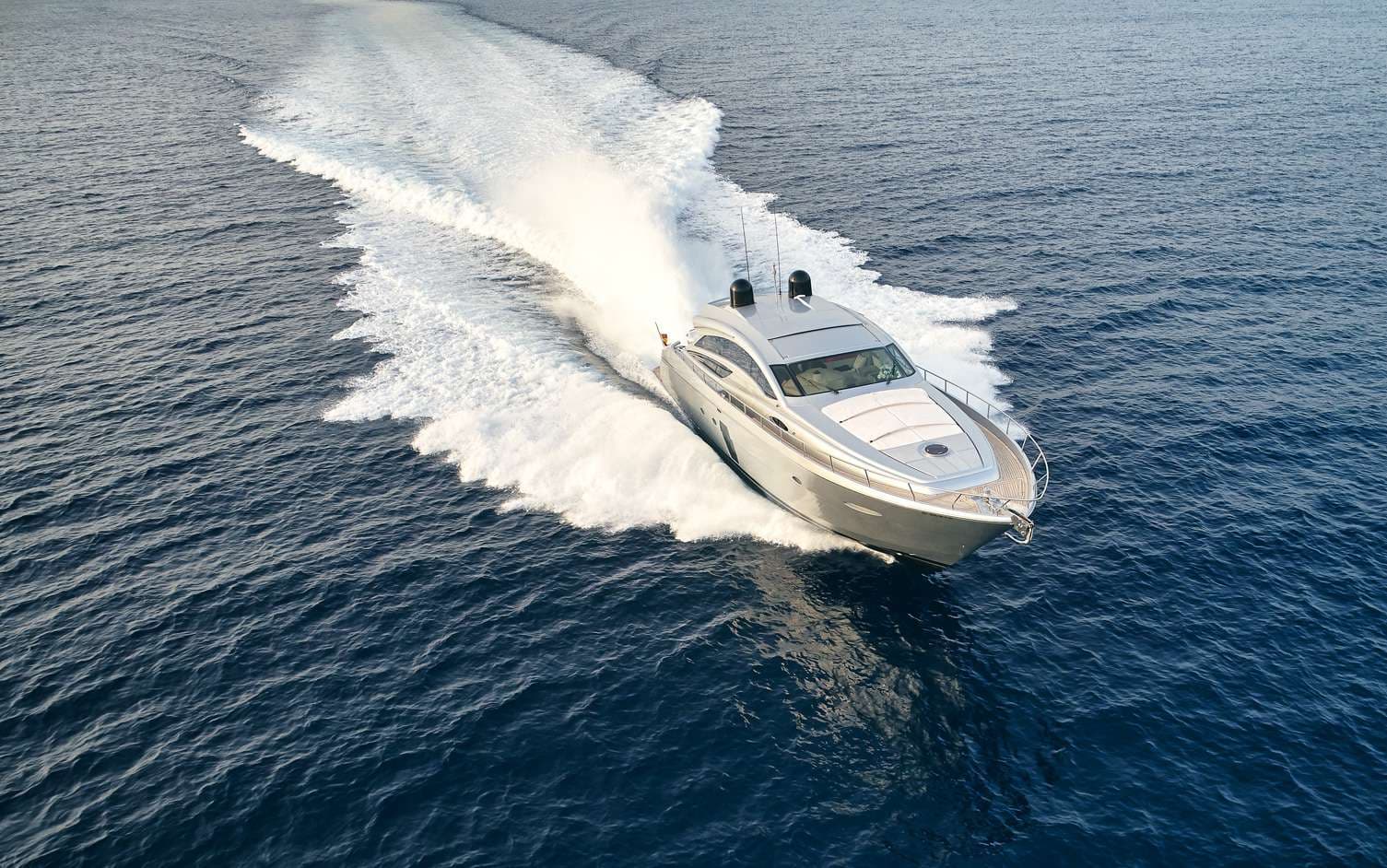 Pershing 72 Legendary