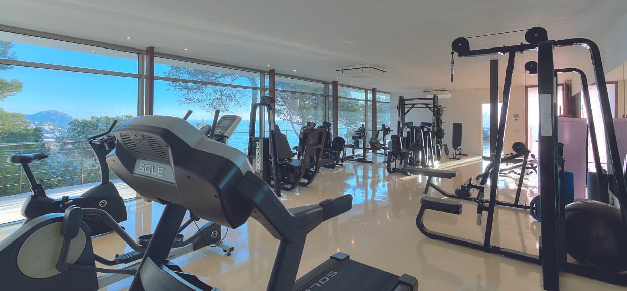 Villa White Queen 12